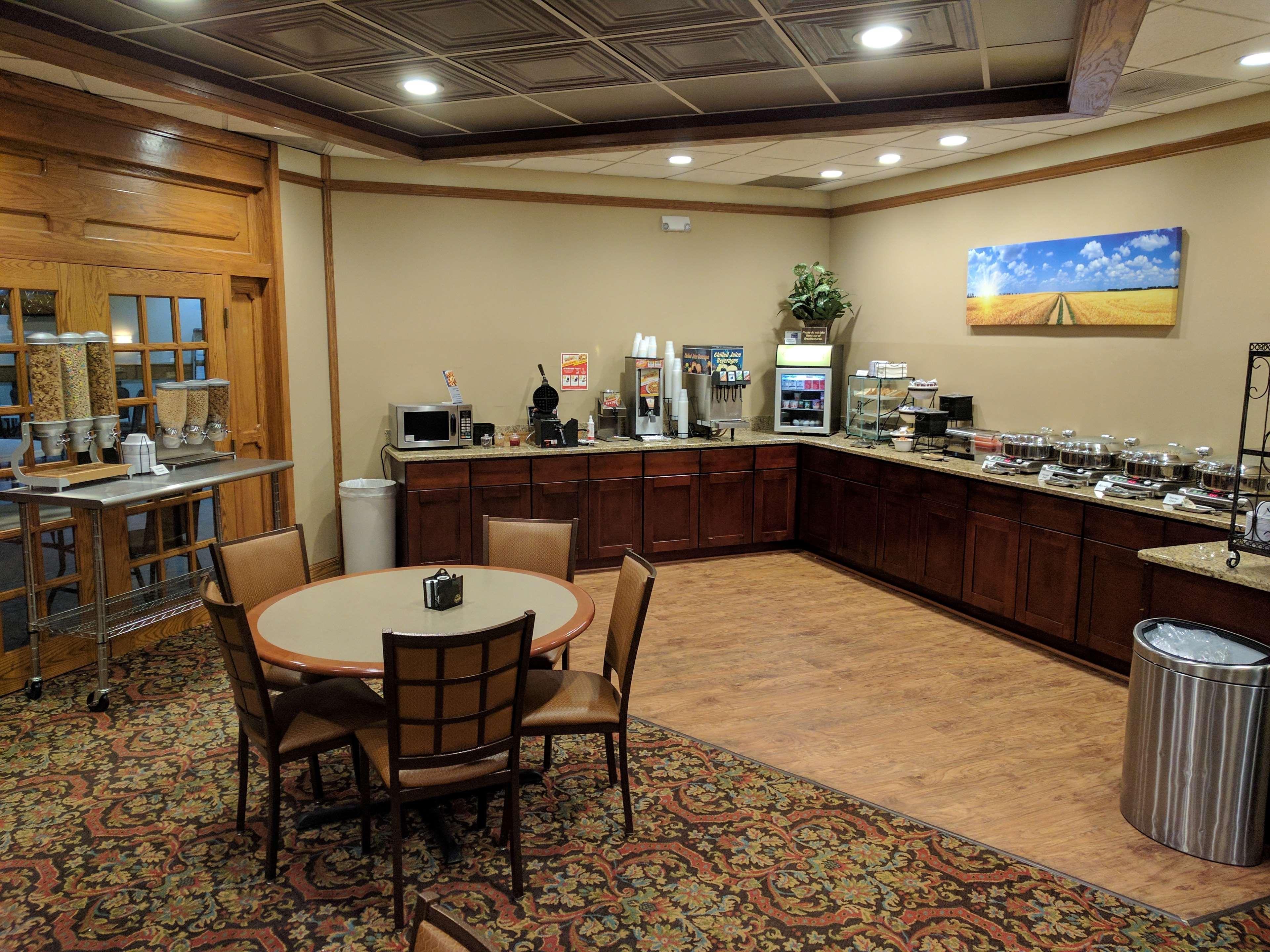 Best Western Plus Wooster Hotel & Conference Center Exterior photo