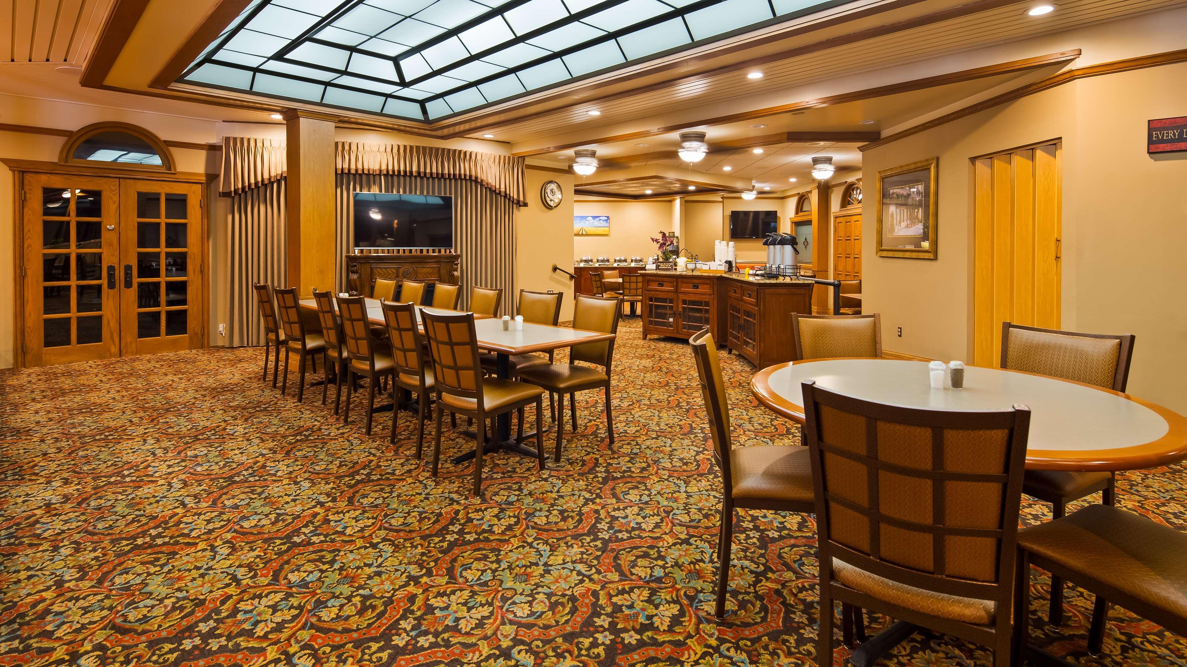 Best Western Plus Wooster Hotel & Conference Center Exterior photo