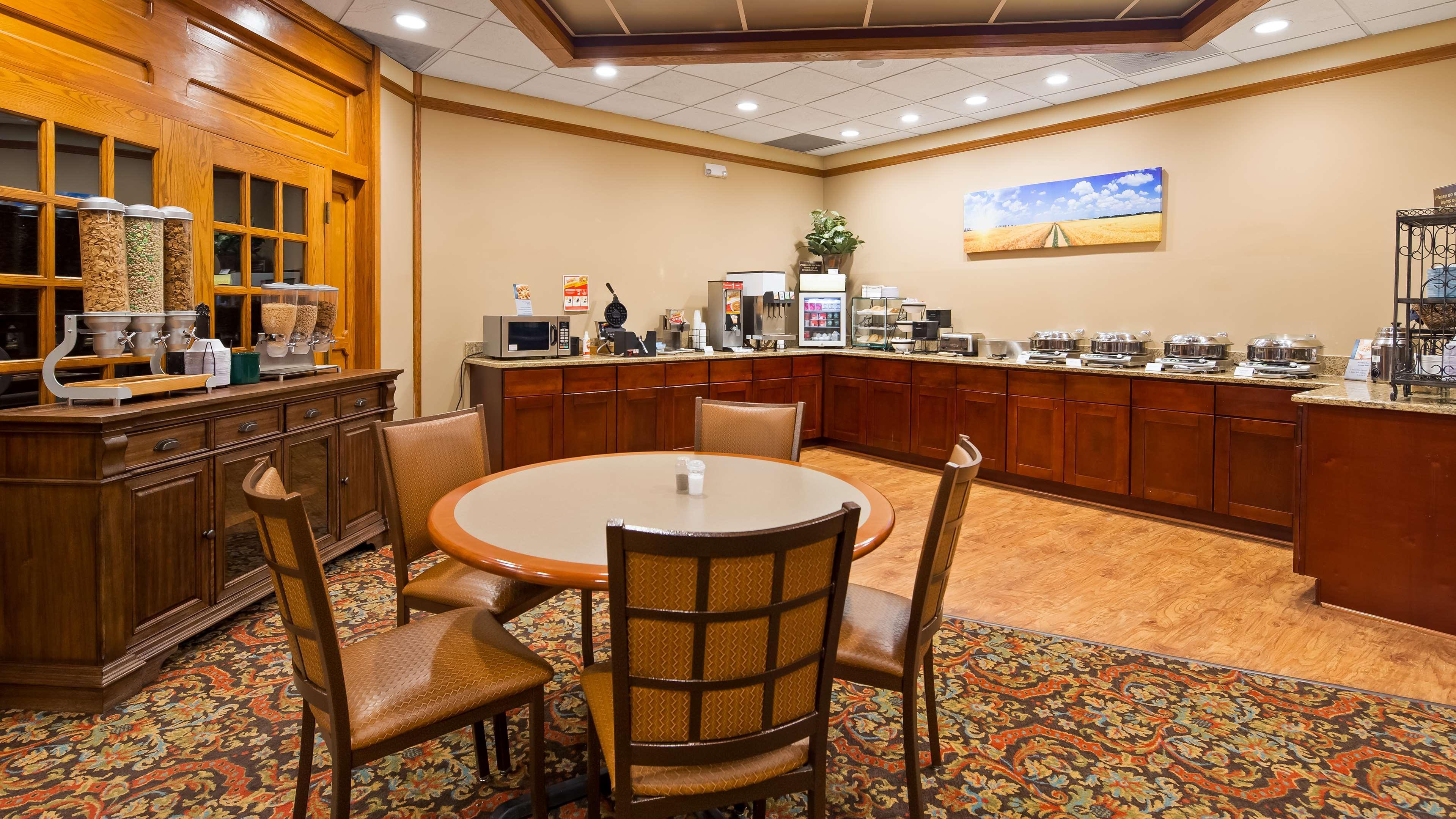 Best Western Plus Wooster Hotel & Conference Center Exterior photo