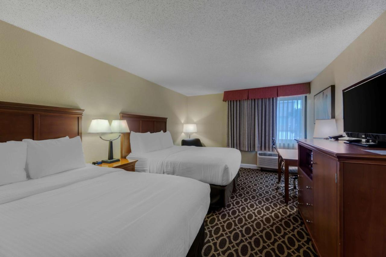 Best Western Plus Wooster Hotel & Conference Center Exterior photo