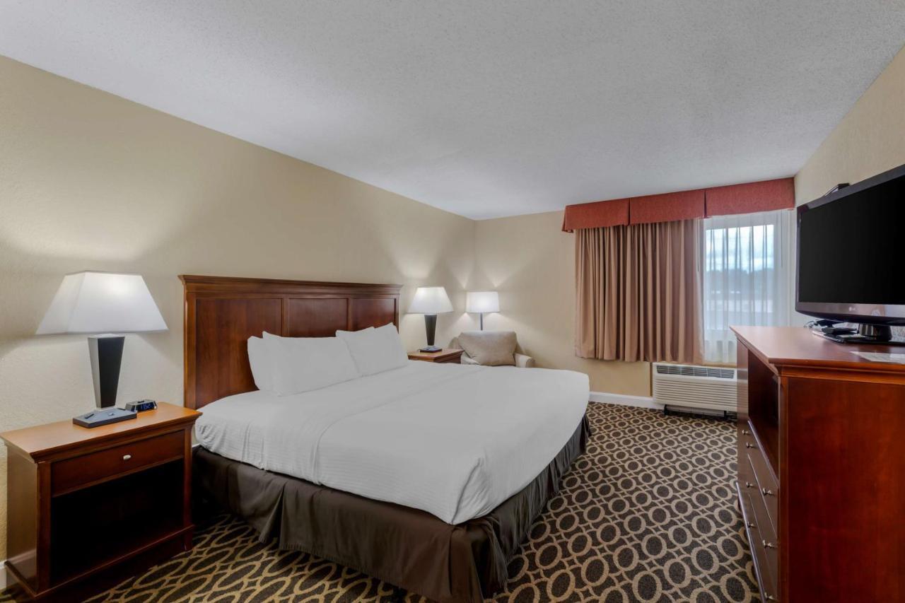 Best Western Plus Wooster Hotel & Conference Center Exterior photo